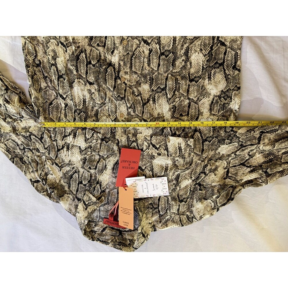 Hester & Orchard Women Snakeskin Print Button Front Blouse Top Long Sleeve NWT - Picture 6 of 10